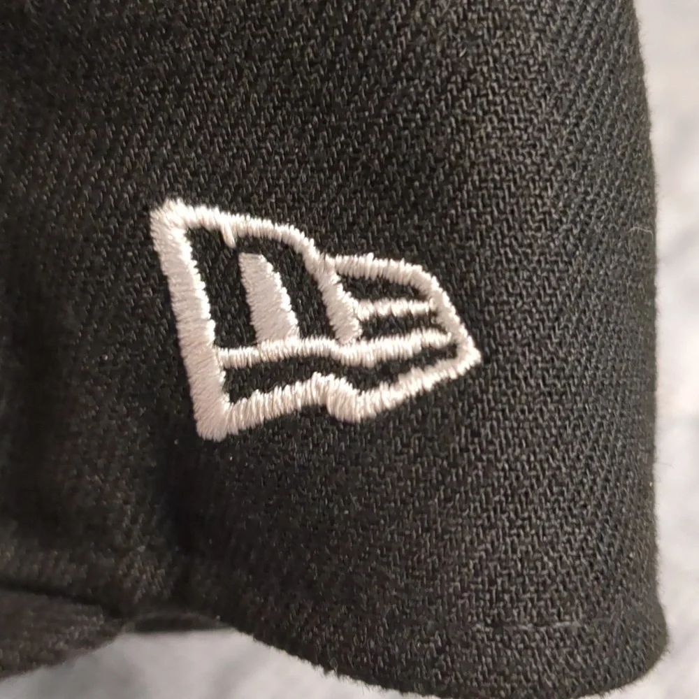 New Era Black Cap with White Embroidered Logo - Picture 13 of 16